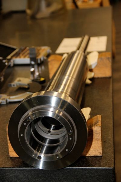 Am Ende der Veranstaltung öffnete Waldrich Coburg seine „heiligen Hallen“ und gab während einer Werksführung Einblicke in das tägliche Handwerk. (Bild: Sonnenberg)