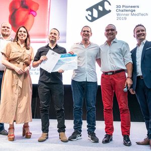 In der Kategorie Medtech überzeugte das israelische Team um Nadav Noor mit Dr. Assaf Shapira, Dr. Tal Dvir, Dr. Reuven Edri, Idan Gal und Lior Wertheim der Tel Aviv University mit mit ihrem 3D gedruckten Herz aus patienteneigenen Stammzellen und organischem Gewebe.