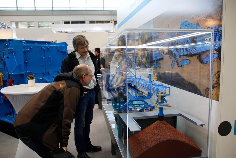 Beinahe ein Besucher pro Quadratmenter: 575.000 Quadratmeter, 3.421 Aussteller und 535.065 Besucher (Stand 2013) (Richter/konstruktionspraxis)