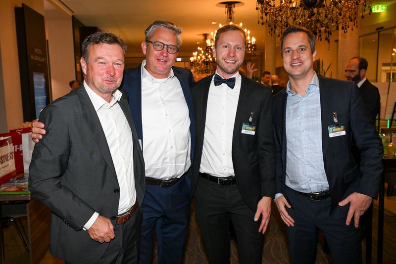 AV & Digital Signage Profis unter sich: (v. l.) Frank Aßmann (DELO), André Hook (Barco), Norman Winter (Kern & Stelly) und Dominic Mein (ViewSonic). (Bild: Hannes Magerstädt)