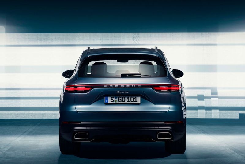 Der Porsche-Schriftzug liegt jetzt hinter Glas. (Porsche)