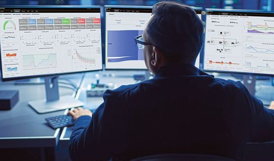 Alles im Blick? Mit dem Energiemanagement Optimax und den CO2-Solutions von ABB klappt's auch mit der Emissions-Bilanz.(Bild:  ABB AG)