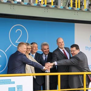 Würde diese Technologie im großen Stil eingesetzt, könnten rund 20 Millionen Tonnen der jährlichen CO2 Emissionen der deutschen Stahlbranche wirtschaftlich genutzt werden.