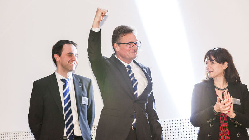 Category Machining – Fred Bisgwa, CEO Bimatec Soraluce, is very happy about the award. (Stefan Bausewein)