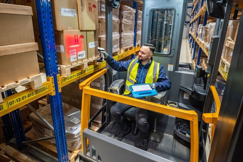 Die Unternehmensgruppe Hofmann ist auf den Transport und die Lagerung von Chemikalien und Pharmazeutika spezialisiert. (Bild: Hofmann)