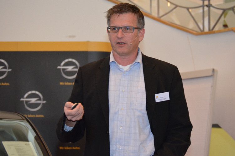 Unternehmensberater Georg Hensch: „Heute zählt die Story, nicht mehr das Produkt.“ (Foto: Rehberg)