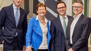 Lars Kalfhaus, Dr. Ursula Redeker, Christian Paetzke und Prof. Dr. Hagen Pfundner (vlnr.) präsentierten die guten Jahresergebnisse 2018 von Roche in Deutschland. (Axel Heiter Fotodesign)