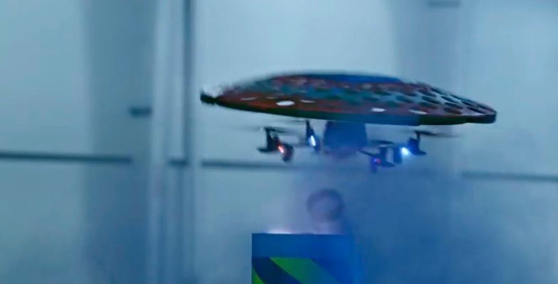 Mouser Innovation Lab: Iron-Man-Handschuh und Captain-America-Schild nachgebaut von Grant Imahara und Allen Pan (Bild: Mouser / Marvel)