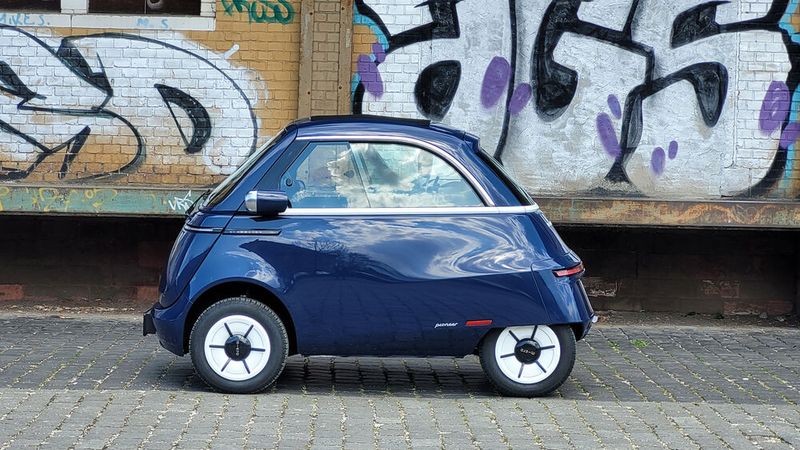 Der Microlino ist 2,52 Meter lang, 1,47 Meter breit und 1,50 Meter hoch.  (Bild: Wehner - Vogel Communication Group)