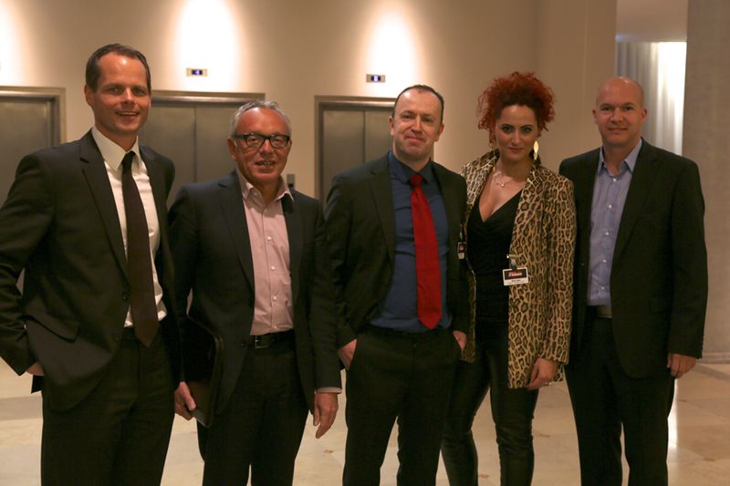 Gewinner des Abends (v. l.): Andreas Bechtold, GF von Infinigate, Hermann Ramacher, GF von ADN, Michael Hase und Besa Agaj, IT-BUSINESS, und Stefan Klinglmair, GF von ALSO (IT-BUSINESS)