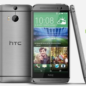 Das neue HTC Flaggschiff One M8 denkt mit. Wird das Telefon ans Ohr geführt, wird ein eingehender Anruf automatisch angenommen, ohne dass zuvor das Display berührt werden muss.