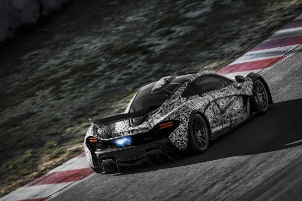 Der McLaren P1: der Supersportwagen mit Hybridantrieb und einer Systemleistung knapp 675 kW und 900 Nm Drehmoment (McLaren Automotive Limited)