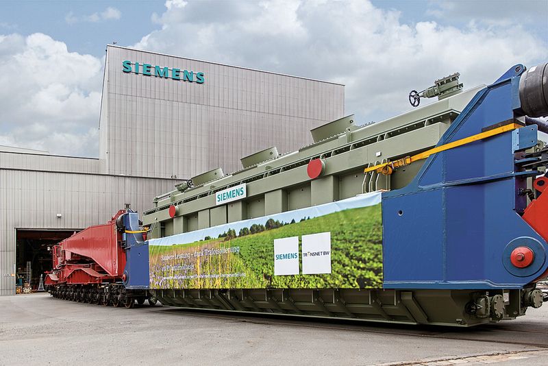 Siemens hat den weltweit ersten Großtransformator mit Pflanzenöl hergestellt. (Bild: Siemens/Marcus Rebmann)