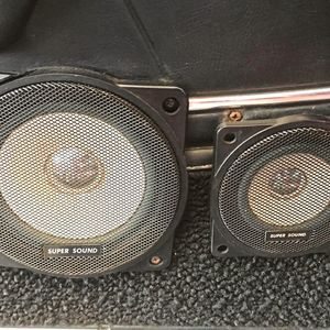 Will man die in früherer Zeit begangene Sünde rückgängig machen, verbleiben Verluststellen. Neue Türverkleidungen sind nur selten lieferbar und handwerkliche Nachfertigungen keine Originale.(Bild:  Peter Diehl)