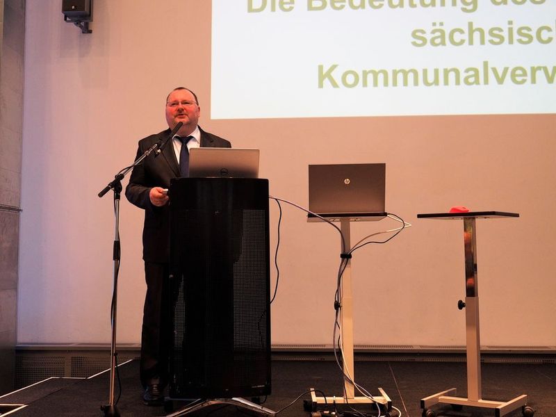 Frank Schlosser, Geschäftsführer der KDN – Kommunale DatenNetz GmbH in Sachsen, unterstrich die Bedeutung des Verwaltungsnetzes für die Kommunen im Land (Manfred Klein)