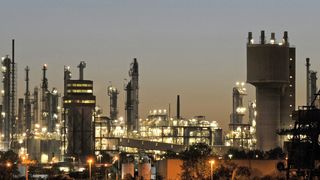 1913 wurde das Haber-Bosch-Verfahren zum ersten Mal bei BASF zur Ammoniaksynthese eingesetzt. Mittlerweile kann die Chemieindustrie auf 100 Jahre Geschichte zurückblicken. (Bild: BASF/B. Kunz)