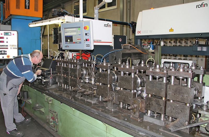 Bild 4: Das an einem Tragarm befestigte PWS-Bedienfeld erlaubt eine einfache und übersichtliche Bedienung aller wichtigen Systemfunktionen. (Bild: Rofin)