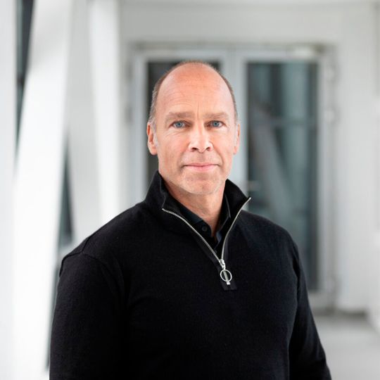Thomas Bauernhansl (Fraunhofer IPA): „Cyber-physische Matrixproduktionssysteme bieten eine Antwort auf Marktveränderungen wie sinkende Stückzahlen, steigende Variantenvielfalt und schlechte Prognostizierbarkeit von Kundenbedarfen.“ Thomas Bauernhansl (Fraunhofer IPA): „Cyber-physische Matrixproduktionssysteme bieten eine Antwort auf Marktveränderungen wie sinkende Stückzahlen, steigende Variantenvielfalt und schlechte Prognostizierbarkeit von Kundenbedarfen.“