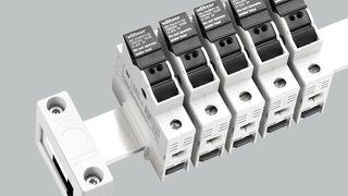 Mit neuen Sicherungshaltern bietet Wöhner Schutz für Photovoltaikanlagen. (Bild: Wöhner)