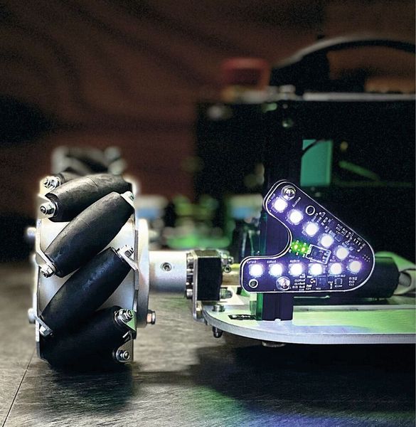 Die Variante mit Mecanum-Rädern ermöglicht es dem Roboter, auf der Stelle zu drehen sowie seitlich oder diagonal zu fahren. (Bild: Faulhaber/ EduArt)