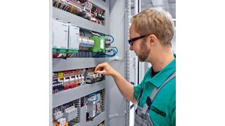 Ein durchgängiges Engineering trägt dazu bei, dass sich der Schaltschrankbau effizienter gestaltet. (Bild: Phoenix Contact)