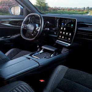 Das Cockpit des Rafale ist schick und modern eingerichtet.(Bild:  Renault)