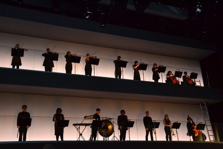 Bevor das neue BMW-Meisterwerk zu sehen war, gab es erst noch musikalische Meisterwerke für die Ohren. (Foto: Michel)