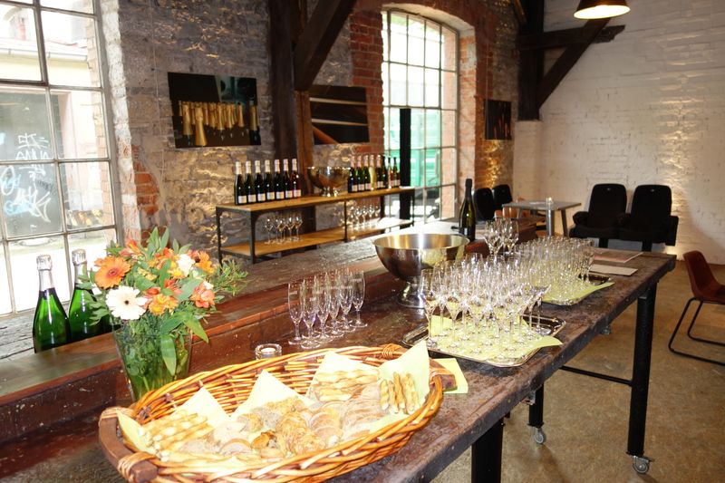 Sektverkostung und Führung beim Höfer. (Bild: IT-BUSINESS)