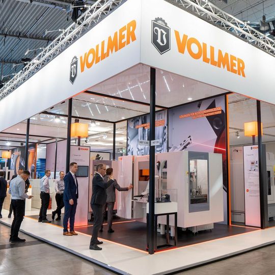 At the AMB 2022 trade fair in Stuttgart, Vollmer is demonstrating to the international metalworking industry their sharpening machines and services for the efficient machining of rotary tools. At the AMB 2022 trade fair in Stuttgart, Vollmer is demonstrating to the international metalworking industry their sharpening machines and services for the efficient machining of rotary tools.