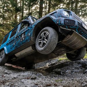 Hier lauern Steigungen von über 45 Grad, Schrägen bis 40 Grad, tiefe Furchen und Wellen sowie dicke Felsbrocken.(Bild:  Mercedes-Benz)