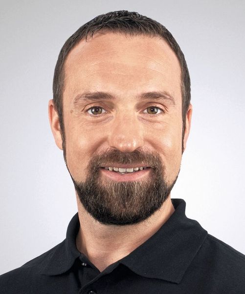 Robert Lacko: «Meist entwickeln und fertigen wir für die in der Sanitärtechnik eingesetzten Kabelsysteme spezielle Druckguss- oder Spritzgusselemente, die besondere Anforderungen an die Beweglichkeit sowie Montage- und Demontagefreundlichkeit erfüllen.»  (Bild: Ringspann RCS)