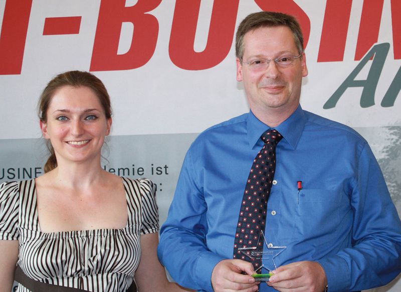 Vera Nikolic von der IT-BUSINESS Akademie und Manfred Bauer von Cisco (Archiv: Vogel Business Media)