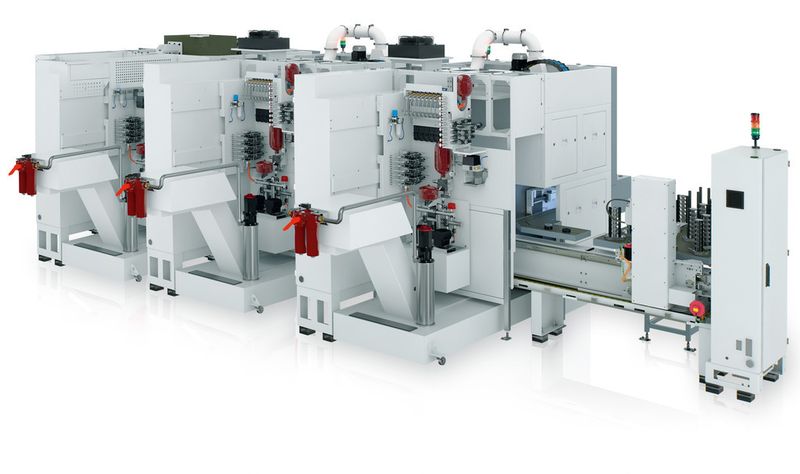 Beim TrackMotion Automationssystem fährt eine sogenannte TransLift-Einheit auf einem Schienensystem (daher auch der Name „Track“) durch die Maschinen. (Bild: EMAG)