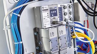 La servo-commande de la série XT581-SP-A-PR-X025 de SMC transmet les commandes au moteur en moins de 10 ms et permet de ne pas avoir à basculer entre le réglage de la position et de la force en cours de fonctionnement. (Source : SMC Allemagne)