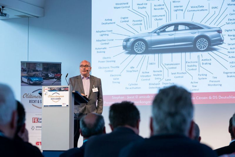 Heute 100 Steuergeräte und was ist morgen? Stephan Joest, Elektronikexperte des Oldtimerverbands Deuvet, skizzierte die Herausforderungen, denen Restaurierungsbetriebe künftig gegenüberstehen werden.  (Stefan Bausewein)