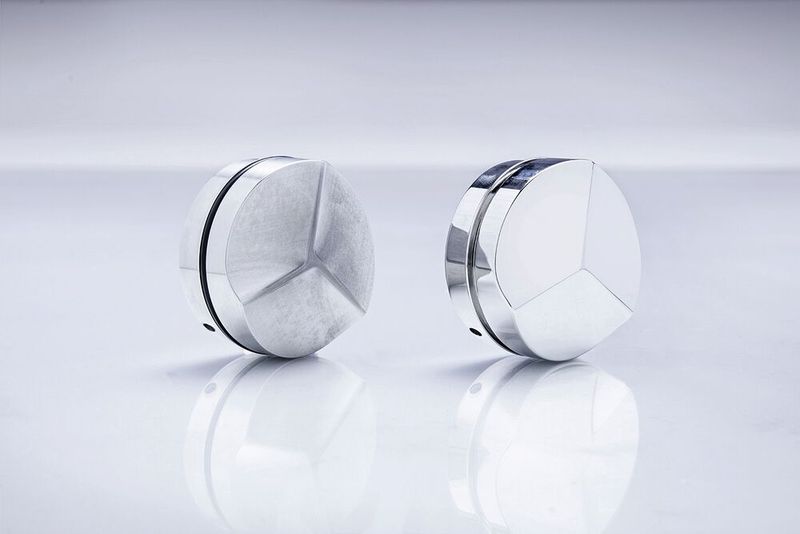 Das trockene Elektropolieren eignet sich auch optimal für die Bearbeitung von Lifestyle-Produkten, hier ein Tamper. (Bild: Rösler Oberflächentechnik GmbH)