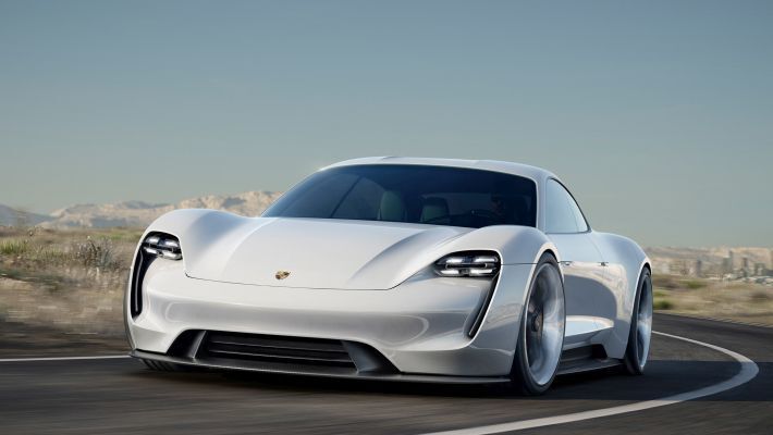 Mission E: Der Porsche-Aufsichtsrat hat nun grünes Licht für den Bau des rein elektrisch angetriebenen 600-PS-Sportwagens gegeben. (Bild: Porsche)