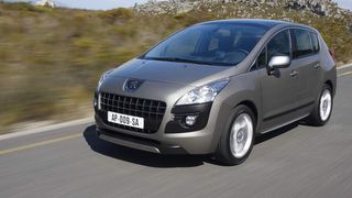 Die Doppel-Null steht bei Peugeot für außergewöhnliche Konzepte: Der1007 hatte elektrische Schiebetüren, der 4007 war der erste SUV. Der 3008 ist ein Crossover. (Archiv: Vogel Business Media)