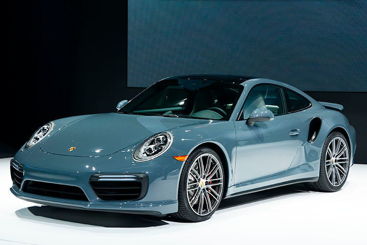 Porsche hat neue Topvarianten für die 911er-Baureihe auf Lager, hier den Porsche 911 Turbo ... (Naias)