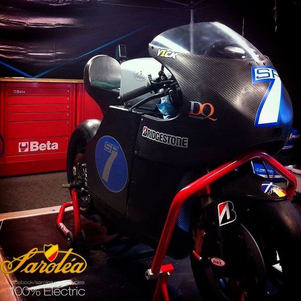 Die Saroléa Manx 7 ist ein Elektro-Superbike aus Karbonfaser mit Straßenzulassung.  (Sarolea)