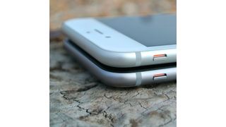 Miniaturisierte Gassensoren könnten künftig kostengünstig beispielsweise in Mobiltelefone eingebaut werden, um ihre Besitzer jederzeit vor gefährlichen Gasen wie Kohlenmonoxid zu warnen. (gemeinfrei)