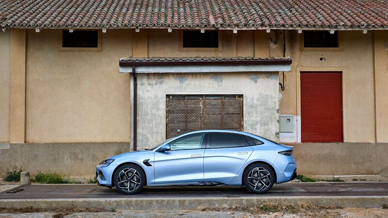 Doch die 4,80 Meter lange Limousine hat auch praktische Qualitäten. Sie bietet ordentlich Platz. (Bild: BYD)