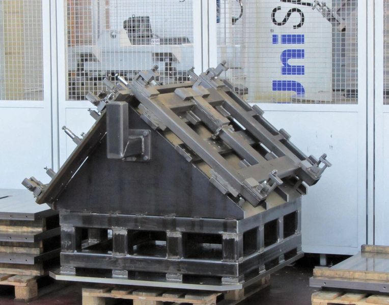 Bild 3: Die teilweise hydraulisch unterstützte, automatische Spannvorrichtung eignet sich für vorhandene Grundaufnahmen. (SHW)