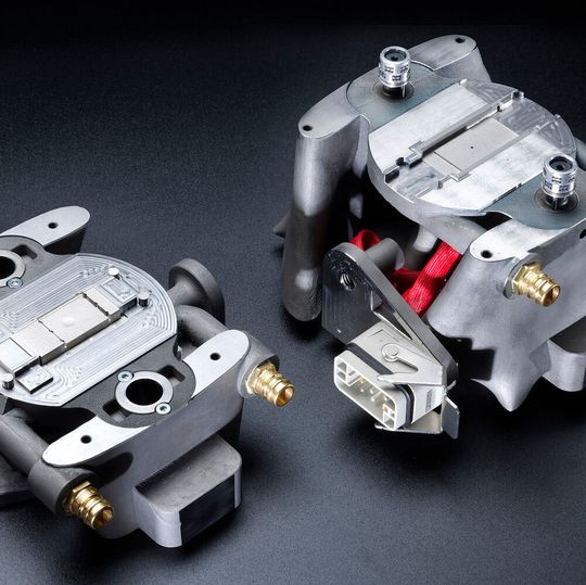 Werkzeuge beim 3D-Druck-Auftragsfertiger online bestellen. Warum nicht? Vieles spricht dafür. In Teil 1 von „3D-Druck-Service für On-demand-Fertigung“ stellen wir sieben Dienstleister vor. (Bild:  Fotodesign/Protiq)