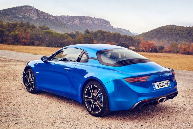 Das komplette Auto wiegt lediglich 1.103 Kilogramm – dank Alu-Karosserie und -Fahrwerk. (Alpine)