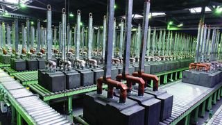 Für den Vor-Ort-Einsatz direkt an der Fördertechnik  eignet sich der Frequenzumrichter G110D; er ist flach, kompakt und in Schutzart IP65 ausgeführt. Bilder: Siemens (Archiv: Vogel Business Media)