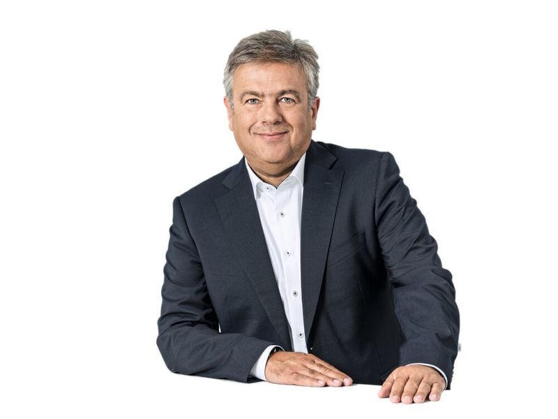 Thomas Ebenhöch, Standort- und Werkleiter bei Continental in Regensburg: „Unsere Mitarbeiter haben oft Ideen zur Digitalisierung – die wir gerne aufgreifen.“ (Continental)