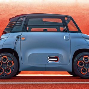 Das neue Citroën-Mini-Mobil fährt rein elektrisch und soll gut 70 Kilometer weit kommen.(Bild:  maison-vignaux @ Continental Productions)