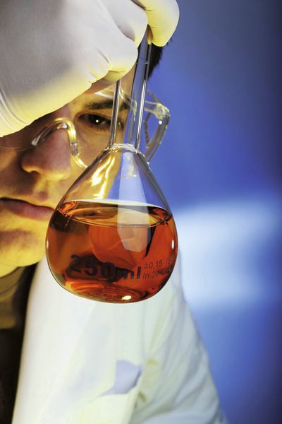 Mit seinen Ölen unterstützt Bantleon den Produktionsprozess bei Profiltech. (Bild: Bantleon)