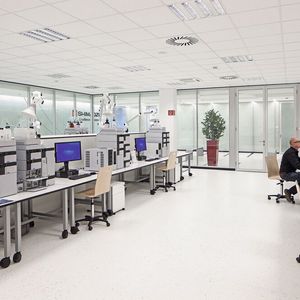 Abb.1: In der 2013 eröffneten Shimadzu-Laborwelt sind zahlreiche Chromatographie-Demosysteme installiert. 